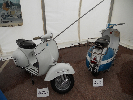 LondonVespa 412 (800x600).jpg